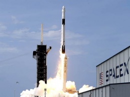 США впервые за девять лет запустили пилотируемый корабль к МКС