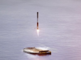 Соцсети в восторге от идеальной посадки первой ступени Falcon 9