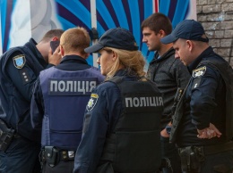 На Закарпатье полиция расследует обстоятельства избиения 18-летней девушки полицейской