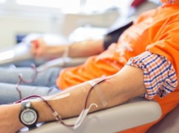 Во время донорской акции жители Днепропетровщины сдали 112 литров крови
