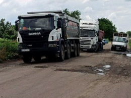 Бездействие Укртрансбезопасности: Дорожники рассказали, почему фуры "убивают" запорожские дороги