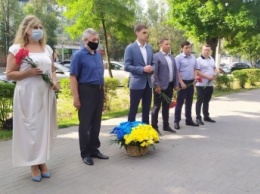 Мелитополь склонил головы в память о жертвах войны (фото)