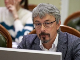 Министр Ткаченко продал 25% "Одесской киностудии" банкиру