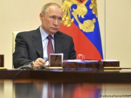 Комментарий: Перед плебисцитом по конституции Путин ужесточил риторику