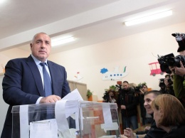 Болгарский Минздрав пригрозил штрафом премьеру страны за посещение церкви без маски