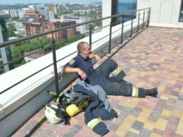 В Днепре состоялись соревнования по скоростному подъему пожарного-спасателя по лестничной клетке (ФОТО, ВИДЕО)