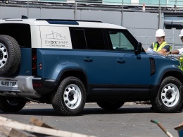 Land Rover показал коммерческий вариант нового Defender (ФОТО)