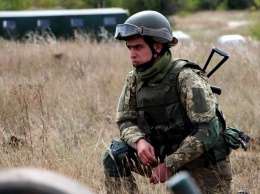 В Днепр на вертолете эвакуировали раненого на востоке украинского бойца