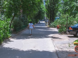 Выборы в Днепре: избиратели Абдулы Эльдарова мечтают о дорогах без ям