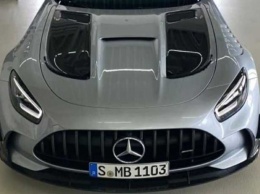 В сеть попали фотографии нового Mercedes-AMG GT R Black Series