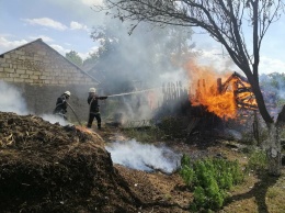 За сутки спасателям Николаевской области пришлось погасить 10 пожаров (ФОТО)
