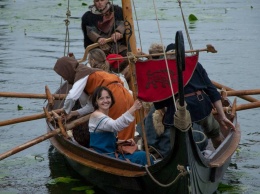В Ривном состоялся фестиваль древних лодок (фото и видео)