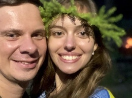 Дмитрий Комаров рассказал о самоизоляции с супругой и первой годовщине брака: получаю удовольствие