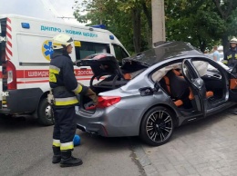 На Набережной Победы в Днепре насмерть разбился водитель BMW