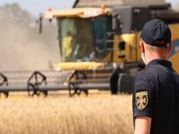 Спасатели Никополя и района призвали аграриев соблюдать пожарную безопасность при уборке урожая