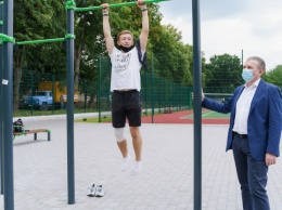 В Виннице открыли реконструированное спортивное ядро школы №33 - «Большое строительство»