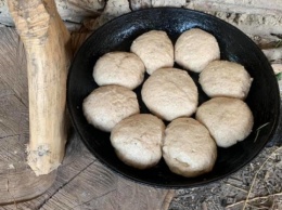 На Ривненщине испекли гречневый хлеб в печи XI-XII веков