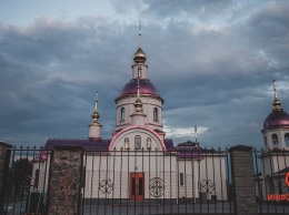 Удивительная красота: как в Днепре выглядит женский монастырь на Рылеева пасмурным летним вечером