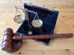 Суд по ходатайству Приватбанка отказался применять "антиколомойский" закон