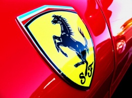 Загадочный Ferrari Portofino заметили на тестах (ВИДЕО)
