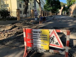 На Старопортофранковской и Добровольского капитально ремонтируют тротуары