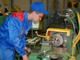 В техникумы Харькова на бюджет поступило более трех тысяч девятиклассников