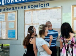 МОН продлило срок подачи документов в вузы для абитуриентов из ОРДЛО и Крыма