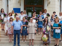 В Харькове наградили медиков, которые борются с коронавирусом