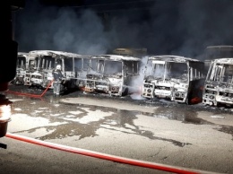 В автопарке в Черкасской области сгорели 12 автобусов - ГСЧС
