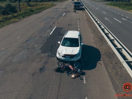 В Днепре на Полтавском шоссе Nissan насмерть сбил мотоциклиста: нужна помощь свидетелей