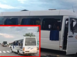 Нападение на автобус под Харьковом попало на видео