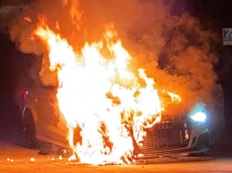 Горячий заезд: 1100-сильная Audi RS3 в огне и без тормозов (ВИДЕО)