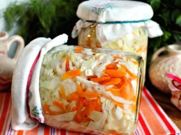 Полезные и вкусные рецепты: как приготовить маринованную капусту на зиму в домашних условиях
