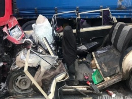 Смертельное ДТП в Тернопольской области: Столкнулись грузовик и легковой автомобиль