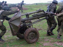 На Донбассе боевики укрепляют позиции, ставят минные заграждения и подтягивают гаубицы, - штаб ООС