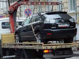 В Киеве за месяц эвакуировали более 4000 авто: за какие нарушения увозят машины чаще всего