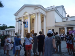 Сегодня завершается второй фестиваль национальных театров России «Крымская театральная осень»