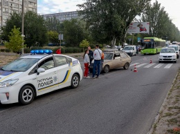 В Днепре на Донецком шоссе "Таврия" сбила подростка: мальчика увезла скорая