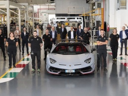 Lamborghini похвасталась юбилейным Aventador