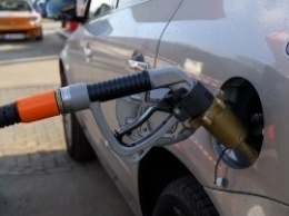 В Украине начало дешеветь топливо