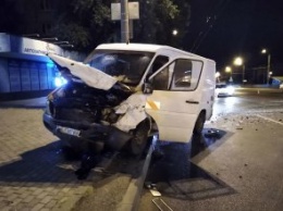 ДТП в Днепре: на проспекте Слобожанском столкнулись два автомобиля