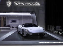 В Пекине дебютировал новый суперкар Maserati MC20