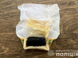 Покровская оперзона: бабушка отправила внуку в исправительную колонию конфеты с «сюрпризом»