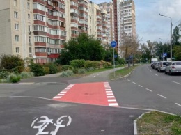 В Киеве появилась новая современная велодорожка, фото