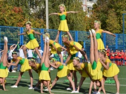 В Киевском районе открыли новый школьный стадион