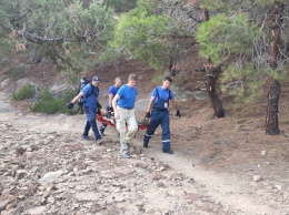 Спасатели эвакуировали пострадавшую туристку с горы Сокол