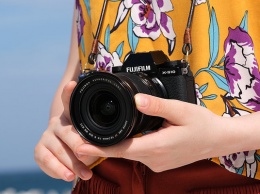 Fujifilm представляет цифровую беззеркальную камеру X-S10