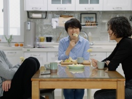 Молодая кореянка встречается с подругами в трейлере нового фильма Хон Сан-Су