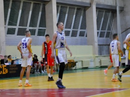 Крымские баскетболисты разгромили «Спарту», но уступили «Зениту»