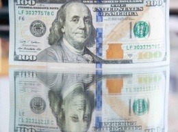 Гривня слегка дешевеет: валютные трейдеры на межбанке пытаются разгадать тактику НБУ